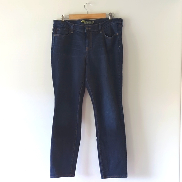 Old Navy Sweetheart Dark Wash Skinny Jeans - Picture 2 of 4